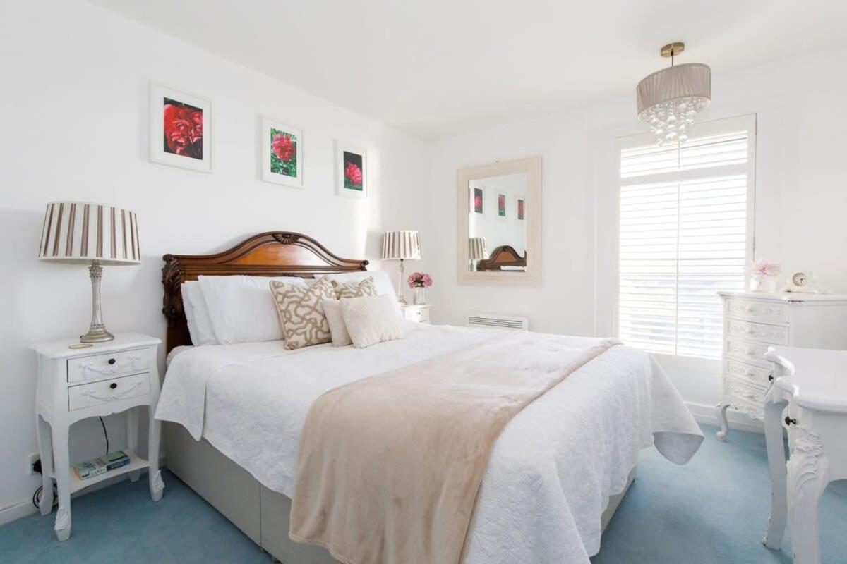 Апартаменты Two Bed Seafront Escape In Ист-Уиттеринг Экстерьер фото