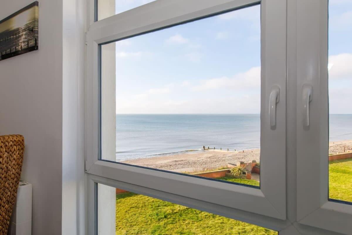 Апартаменты Two Bed Seafront Escape In Ист-Уиттеринг Экстерьер фото